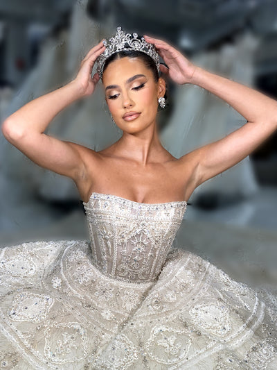10 Iconic Bridal Tiara and Crown Wedding Day Looks