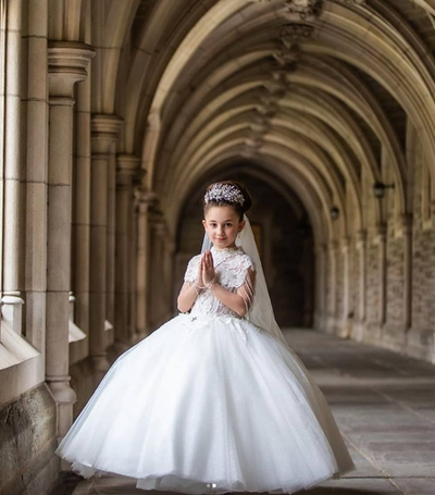 Choosing the Perfect Communion Headpiece