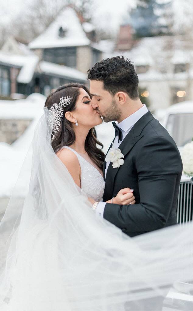Winter Wedding at Pleasantdale Chateau | Victoria + Teddy