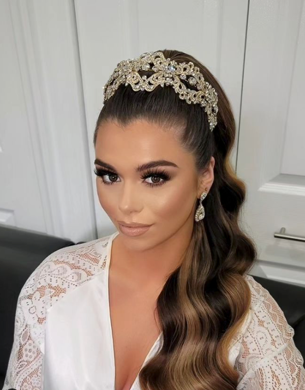 Glam Up with Gold: Luxe Bridal Headbands